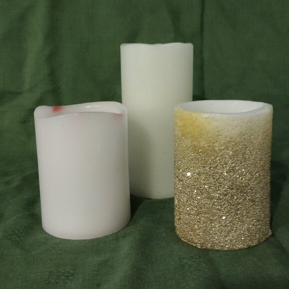 LOT OF 4 – 3  Battery Powered Candles and NIP Hanging Jewelry Organizer. - Picture 4 of 10